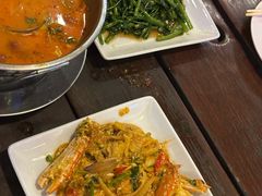 -Green Tree Rest. & Pub