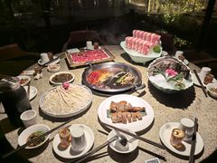 -茅草房·河畔园林火锅