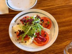 番茄莫泽里拉芝士沙拉-PIZZA BIANCA(民园店)