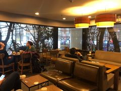 大堂-星巴克(北京南站第三店)