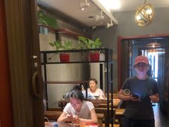 -万记麻辣烫国展总店