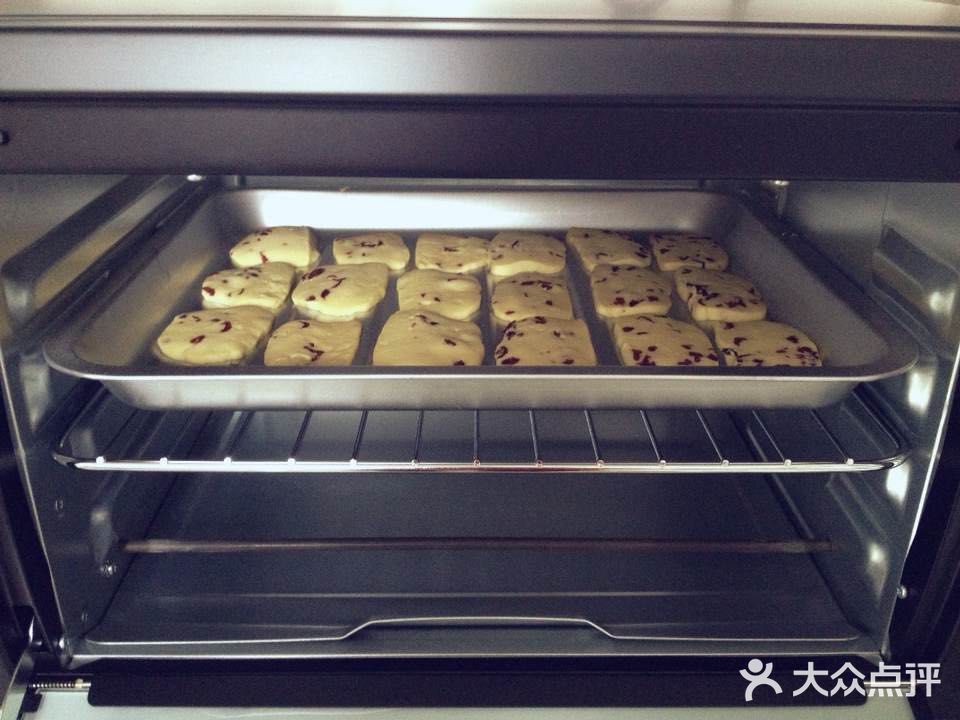 烤好之后，酥脆中带着点点的酸甜