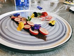 乳鸽蛋酿红酒鹅肝-钱塘梨园·演绎新派杭帮味