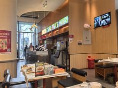 -肥肥虾庄·金牌油焖大虾(东湖欢乐谷店)
