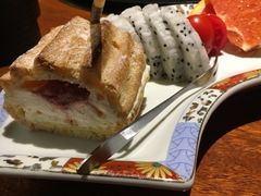 草莓泡芙-肉魁屋·烧肉·烧鸟·酒场(高新店)