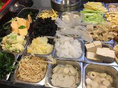 -愉肴麻辣香锅(中山路店)