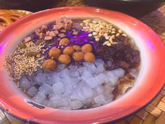 -爆炸头阿姨小四川正宗川味小吃(无任何分店)