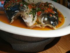 老坛剁椒蒸有机鱼头-举炊·寻湘记·新鲜现炒(临平西子国际店)