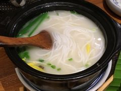 8小时骨汤过桥米线-云海肴·汽锅鸡·云南菜(天津国金汇店)