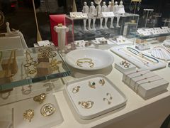 -LADY FAFA(巨鹿路陕西南路路口店)