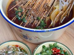 -拈签一笑黄牛肉辣卤串串