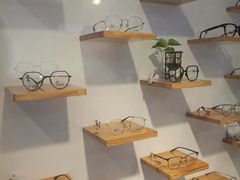 -MiRi眼镜·蔡司·星趣控·尼康控优点视觉合作店(南京东路店)