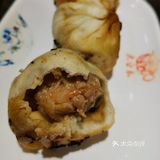 鱼丸很好吃。连千张包的馅料都那么瓷实。还真是老店
