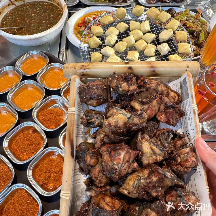 昆明的！暴好吃的烤鸡[流泪]肉嫩还爆汁！！ 