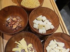 -沪上名羊天下•烤羊腿•东北烧烤•小龙虾(浦东直营总店)