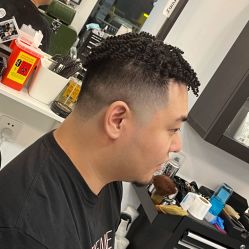 -HEADSTAR BARBERSHOP·男士理发店