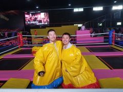 -嘿哟动霸CHUA·新潮玩运动娱乐中心·蹦床滑冰团建乐园