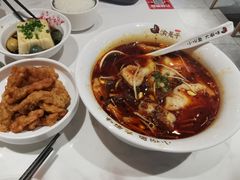 -渝是乎酸菜鱼(龙旗购物中心店)