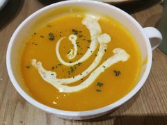 南瓜汤-HELLO 27 意面·沙拉·帕尼尼