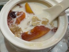 冰糖牛奶炖木瓜-广信牛奶甜品世家(台东店)