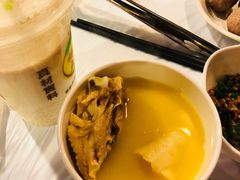 -鲜入围煮花胶鸡海鲜火锅