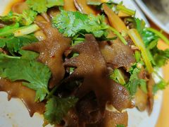 -宏兴烤鱼山庄(宣恩总店)