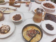 -荷塘秋月·本帮江浙菜(国权路店)