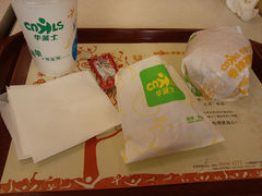 -华莱士·全鸡汉堡(加州步行街店)