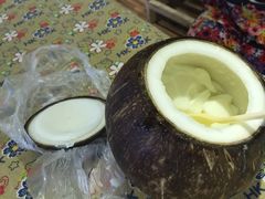 -志龙皇冠吃货椰子铺