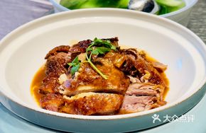 Signature Shenjing Roast Duck