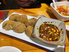 -野山舂·贵州现舂酸汤火锅(鸿通城店)