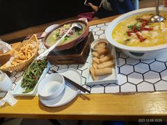 -有家川菜(宝山万达店)