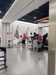 -艾美A·M Hair Salon