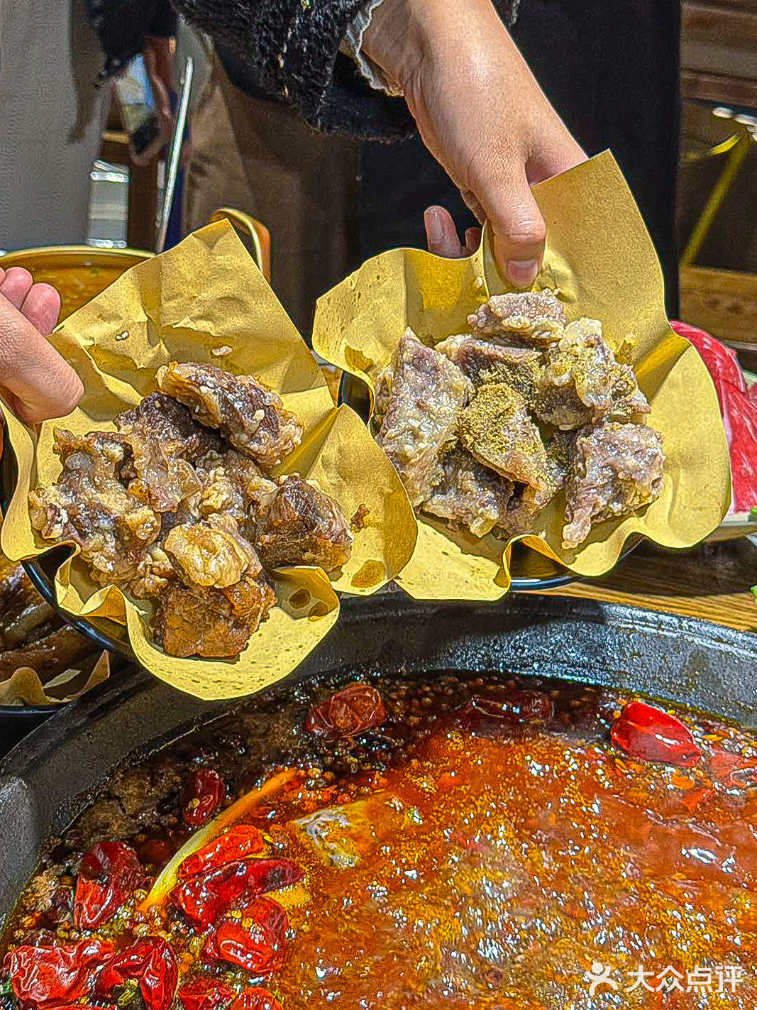 成都宽窄巷子的这家火锅也泰香了趴