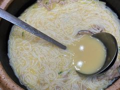 -东豪园林海鲜酒家(南港路辅路店)