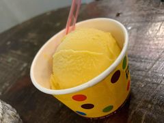 -莓园冰淇淋店