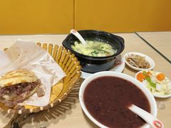 醇香型驴火-闫家驴肉老店(华电一校店)