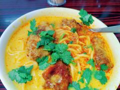 椰汁咖哩雞麵-成群小食店