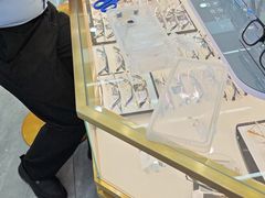 -世纪大明眼镜·林德伯格·蔡司官方授权店(武昌旗舰店)