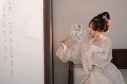 -一揽芳华汉服旗袍体验馆(拙政园店)