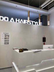 -DO A HAIRSTYLE
