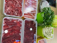 -杨老板·海鲜集市火锅·鲜切牛肉(中防万宝店)