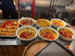 -爆炸头阿姨小四川正宗川味小吃(无任何分店)