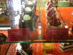 可爱的蛋糕美女们-西点坊(浦东香格里拉店)