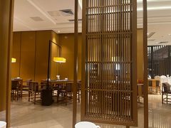 -鱼鲜饭香·招牌汽锅剁椒鱼头王