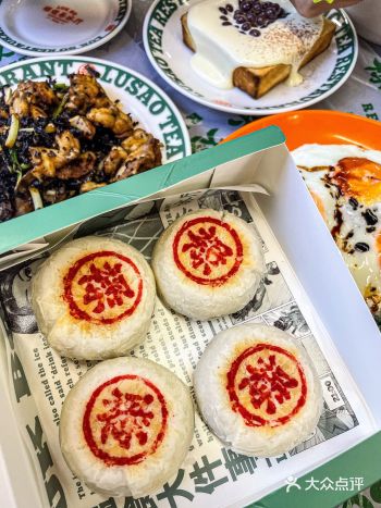 太会玩了禄嫂居然出了限定款小鲜肉月饼