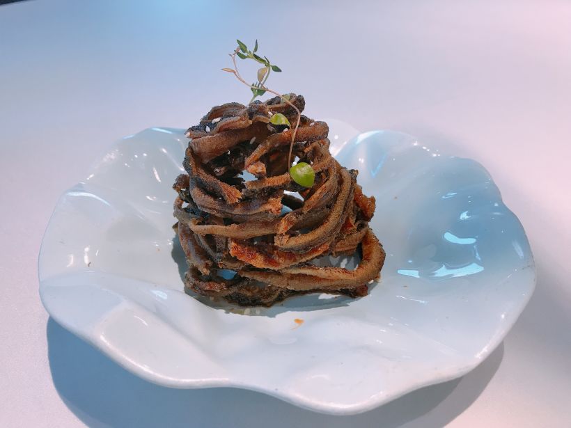 脆鳝,不是平常的苏式作法,入口酥香松脆