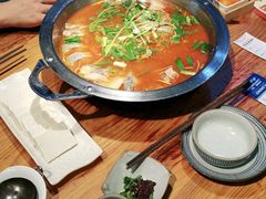 -野山舂·贵州现舂酸汤火锅(鸿通城店)