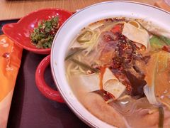 -小蛮椒麻辣烫·麻辣拌(青浦宝龙店)