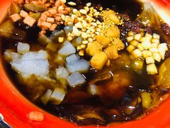 -爆炸头阿姨小四川正宗川味小吃(无任何分店)